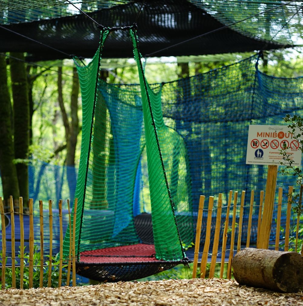 Parcabout® : activité filets dans les arbres en parc de loisirs près de Morlaix