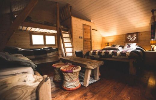 Cabane dans les arbres «Tinto» en Bretagne