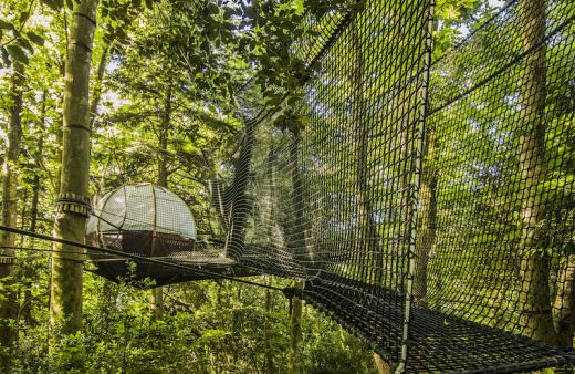 Bulle dans les arbres «Iona» en Bretagne (Finistère)