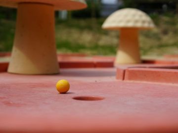 ⛳ MINI-GOLF du Treuscoat 
👉🏼 Pour challenger vos amis ou votre famille !
🔗 https://www.domaine-treuscoat.fr/minigolf.php 
--
😃 Découvrez le mini-golf du...